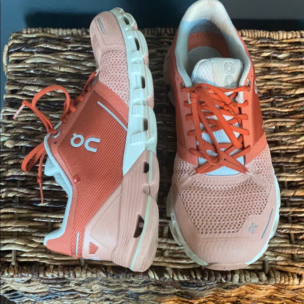 On cloud tennis shoes